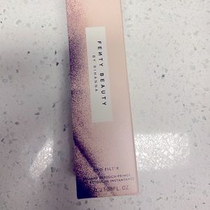 Fenty beauty instant retouch primer. Never used.